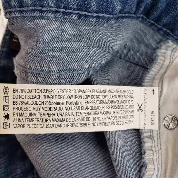 Forever 21 Denim Jeans Slitted Bell Bottoms Long High Waist Size 31 - Picture 11 of 11